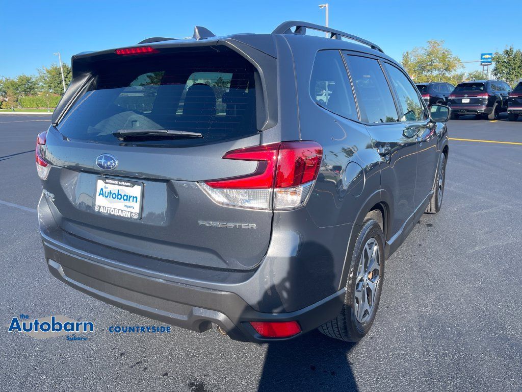 Used 2023 Subaru Forester Premium AWD/4WD image 5