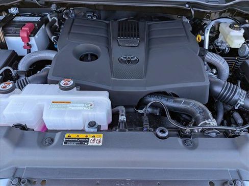 Used 2026 Toyota Tundra SR5 w/ SR5 Convenience Package RWD image 21