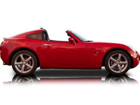 Used 2009 Pontiac Solstice Coupe RWD image 2