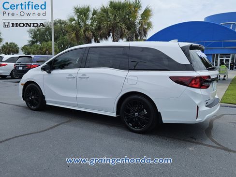 Certified 2025 Honda Odyssey Sport-L image 3