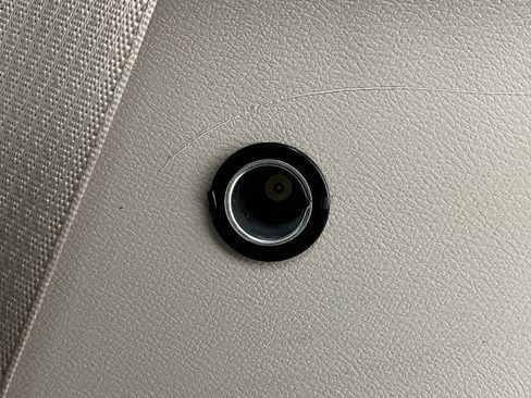 Used 2024 Chrysler Pacifica Touring-L image 30