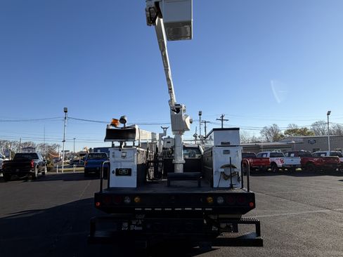 Used 2017 Ford F550 4x4 SuperCab Super Duty image 4