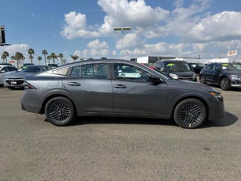 New 2026 Nissan Sentra SV w/ SV Convenience Package image 7