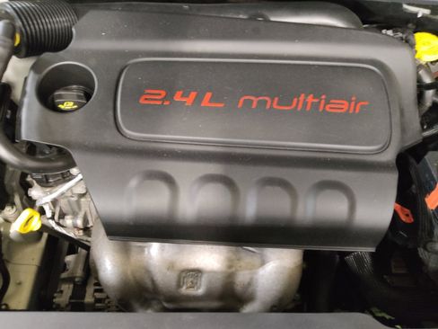 Used 2019 Jeep Compass Latitude FWD image 30
