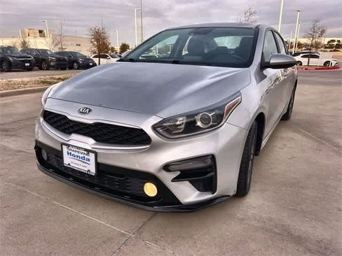 Used 2021 Kia Forte LXS image 2