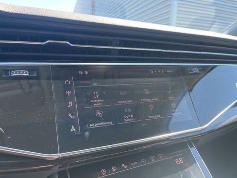 Used 2023 Audi Q7 3.0T Prestige image 24