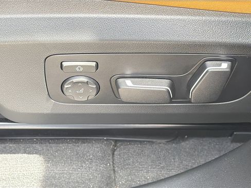 Used 2025 BMW X3 xDrive30i w/ Premium Package image 24