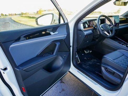 New 2026 Volkswagen Tiguan SEL R-Line image 6