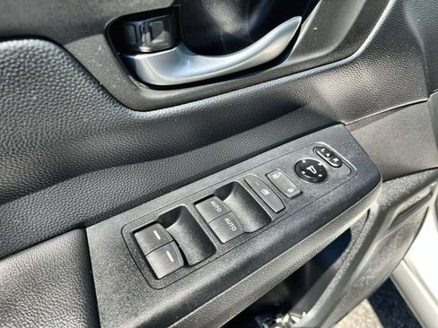 Used 2024 Honda CR-V EX image 17