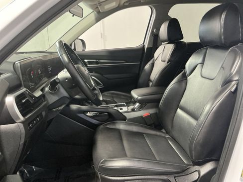 Used 2024 Kia Telluride LX AWD/4WD image 14