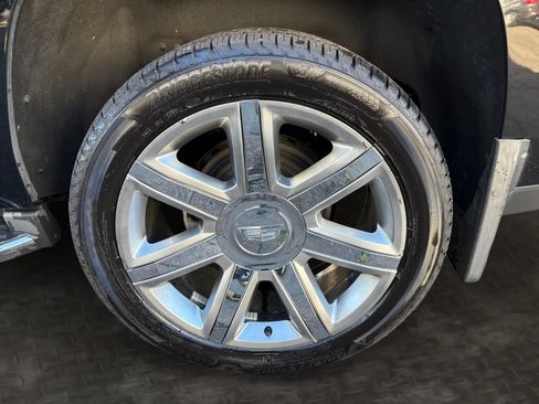 Used 2017 Cadillac Escalade Luxury AWD/4WD image 44