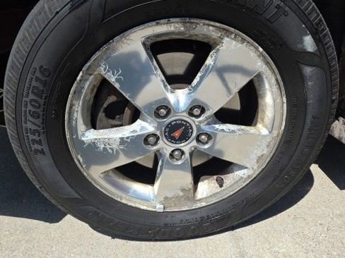 Used 2005 Pontiac Grand Prix GT w/ Leather Trim Package FWD image 34