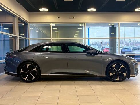 Used 2024 Lucid Air Touring image 8