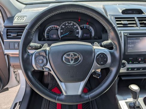 Used 2014 Toyota Camry SE FWD image 18