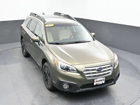 Used 2017 Subaru Outback 2.5i Premium w/ Popular Package #2 AWD/4WD image 36
