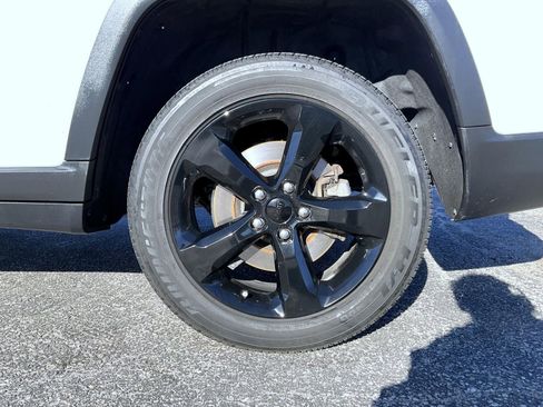 Used 2023 Jeep Grand Cherokee L Laredo image 23