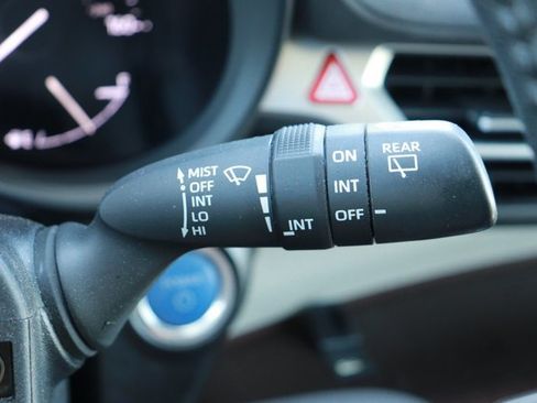Used 2023 Toyota Sienna XLE FWD image 23
