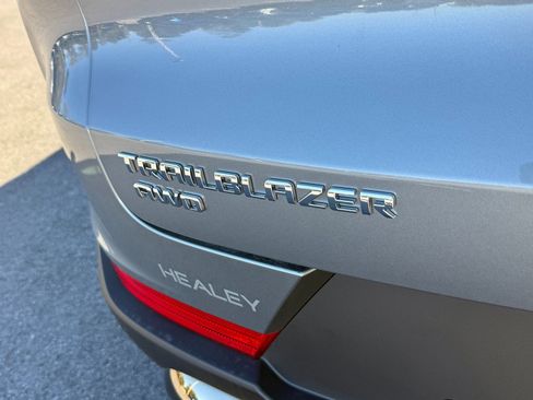 Used 2025 Chevrolet TrailBlazer ACTIV w/ Convenience Package image 9