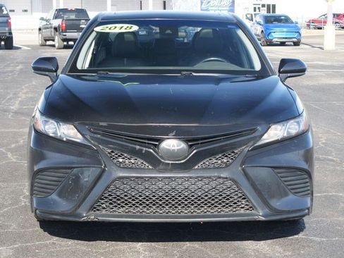 Used 2018 Toyota Camry SE w/ Moonroof Package image 18
