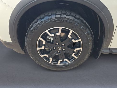 Used 2019 Nissan Pathfinder SL AWD/4WD image 10