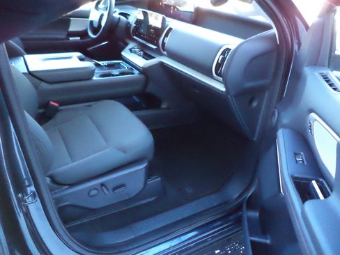 Used 2025 Ford Expedition Max Active image 8