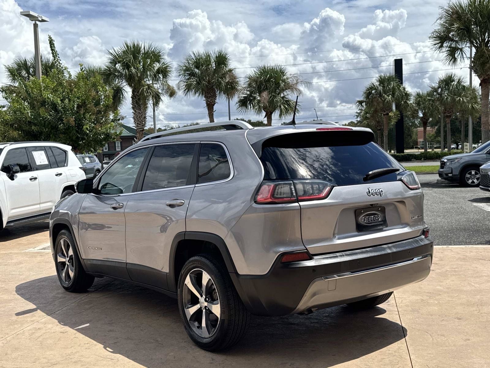 Used 2020 Jeep Cherokee Limited FWD image 6