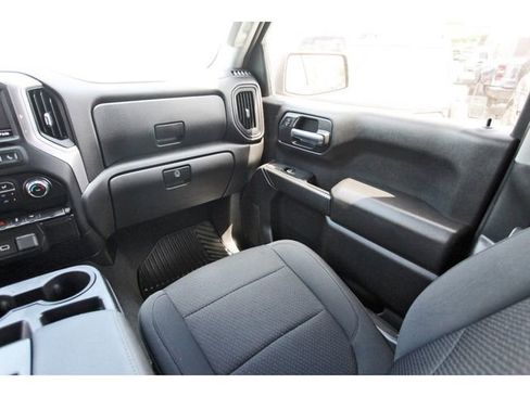 Used 2022 Chevrolet Silverado 1500 Custom w/ Safety Confidence Package RWD image 9