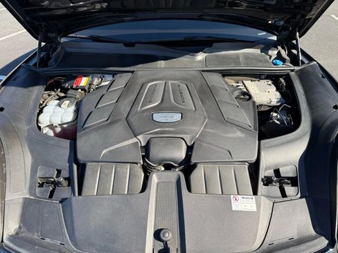 Used 2019 Porsche Cayenne S image 13