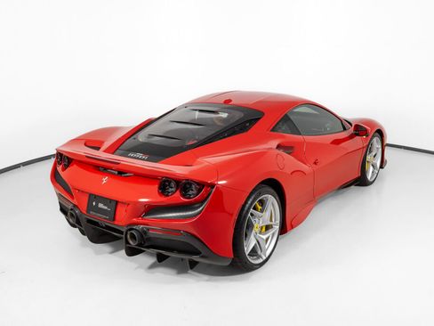 Certified 2022 Ferrari F8 Tributo RWD image 9