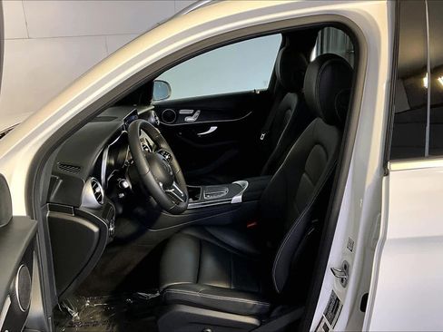 Used 2022 Mercedes-Benz GLC 300 4MATIC image 9