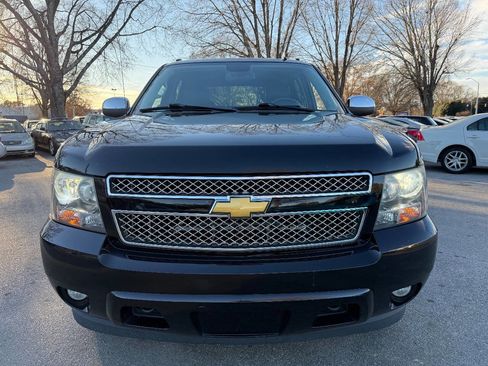 Used 2013 Chevrolet Avalanche LT w/ All-Star Edition image 2