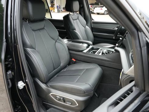 New 2026 Jeep Grand Wagoneer L Limited AWD/4WD image 24