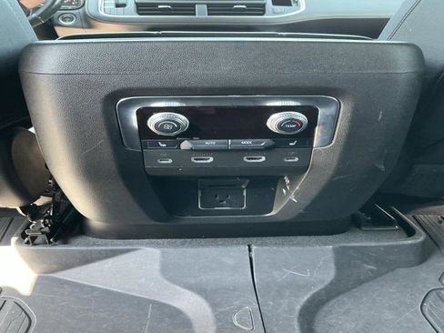 Used 2022 GMC Yukon XL AT4 w/ AT4 Premium Plus Package image 29