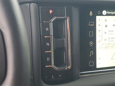 Used 2024 GMC Yukon Denali w/ Denali Reserve Package image 33