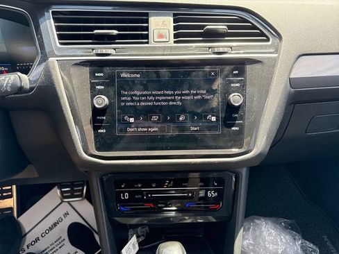 Used 2024 Volkswagen Tiguan SE R-Line AWD/4WD image 26