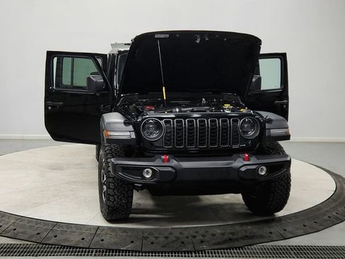 Used 2025 Jeep Wrangler Unlimited Rubicon image 10