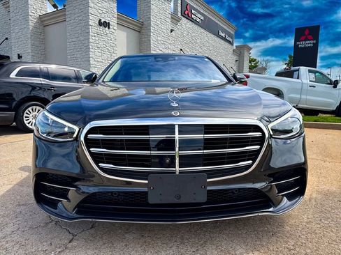 Used 2023 Mercedes-Benz S 580 4MATIC Sedan image 2