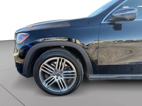 Used 2024 Mercedes-Benz GLS 450 4MATIC image 19