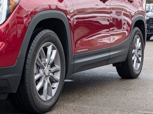 Used 2024 GMC Terrain SLT w/ Infotainment Package II AWD/4WD image 5