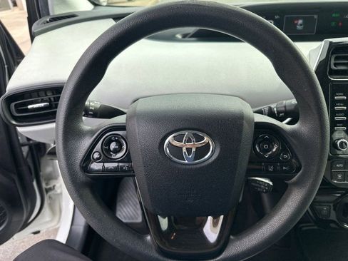 Used 2020 Toyota Prius XLE image 16