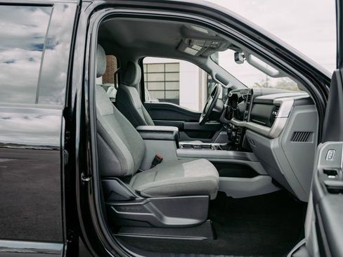 Used 2024 Ford F350 XLT w/ XLT Premium Package image 13