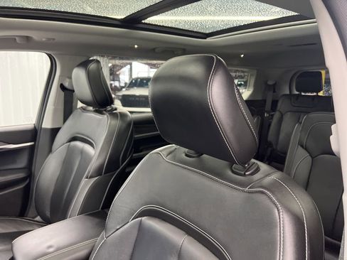 Used 2022 Jeep Grand Cherokee L Limited image 17