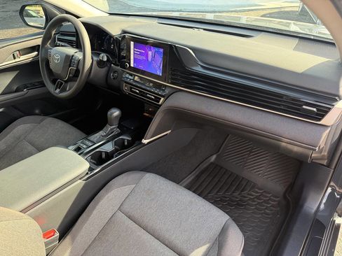 Used 2025 Toyota Camry LE image 31