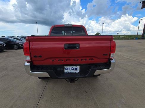 Used 2017 Toyota Tacoma SR5 w/ Tow Package AWD/4WD image 6