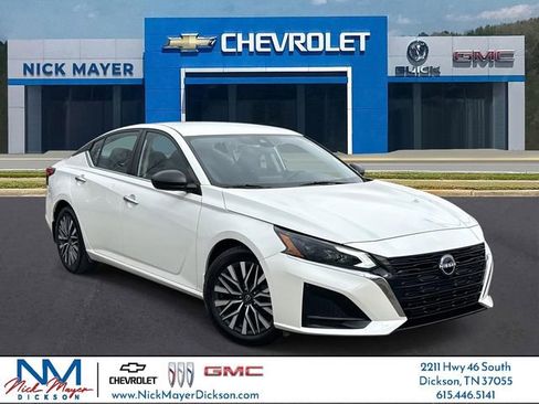 Used 2024 Nissan Altima 2.5 SV image 1