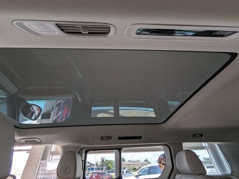 New 2025 Volkswagen ID. Buzz 1st Edition image 17