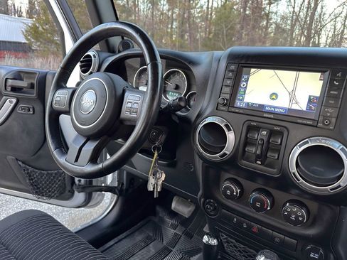 Used 2012 Jeep Wrangler Unlimited Sahara w/ Dual Top Group image 32