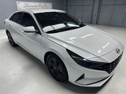 Used 2023 Hyundai Elantra SEL image 8