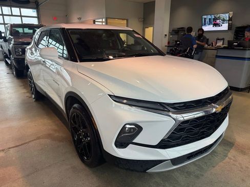 Used 2023 Chevrolet Blazer LT w/ Driver Confidence Package image 2