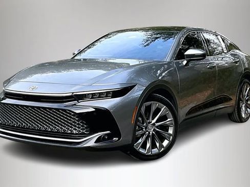 Used 2024 Toyota Crown w/ Advanced Technology Package image 2